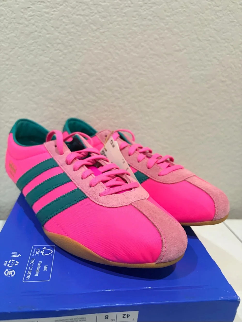 9.5W Adidas Pink Tokyo sneaker New